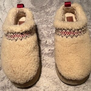 UGG Women's Slippers in Cream with Red Details